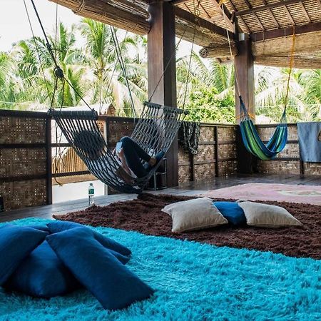 Footprints Homestay (Adults Only) General Luna  Esterno foto