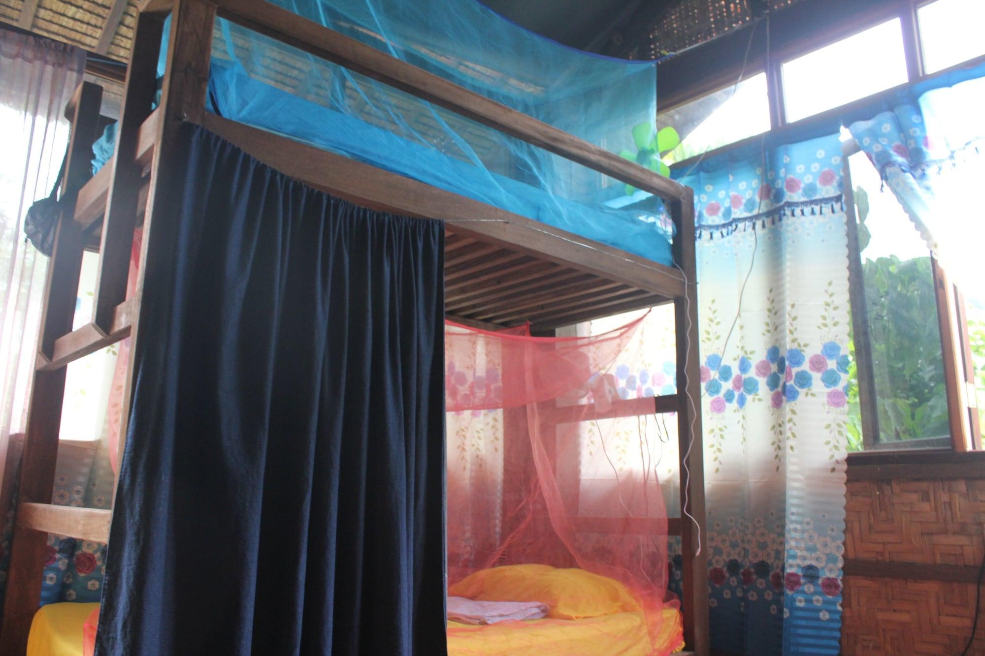Footprints Homestay (Adults Only) General Luna  Esterno foto