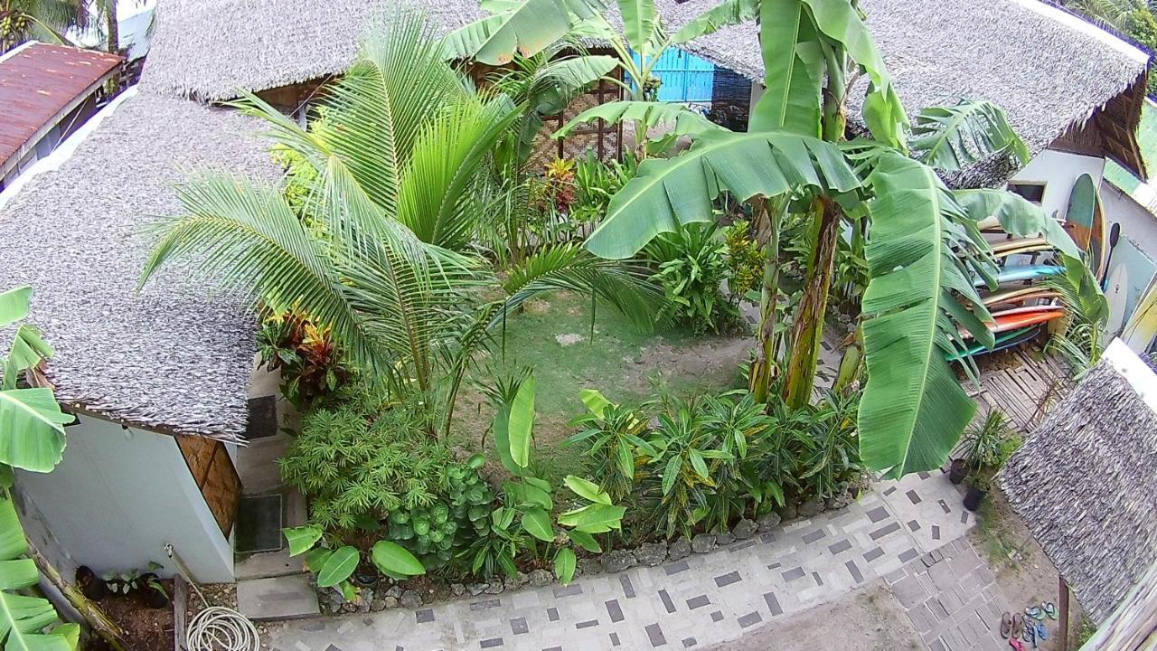 Footprints Homestay (Adults Only) General Luna  Esterno foto