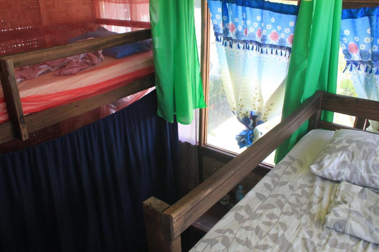 Footprints Homestay (Adults Only) General Luna  Esterno foto