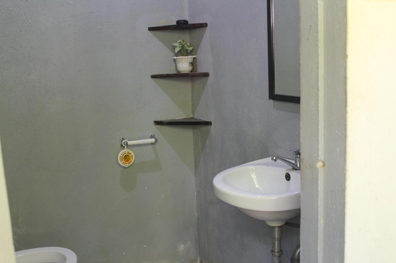 Footprints Homestay (Adults Only) General Luna  Esterno foto