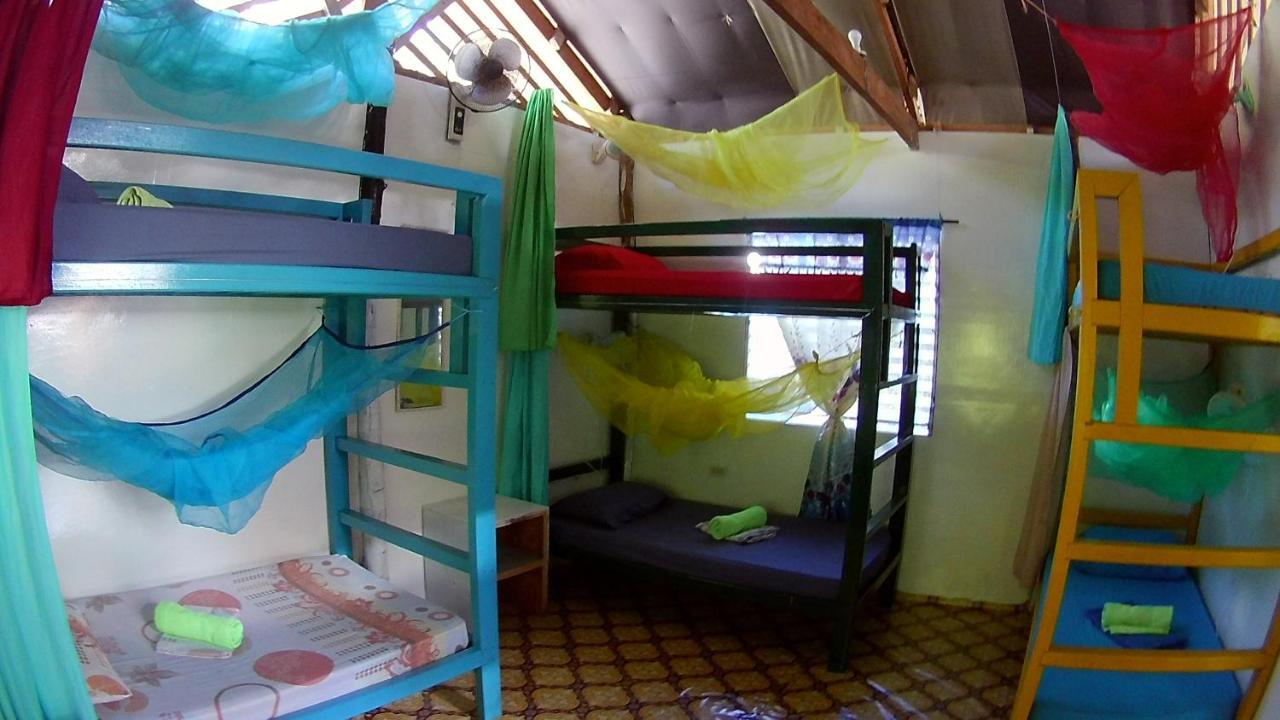 Footprints Homestay (Adults Only) General Luna  Esterno foto